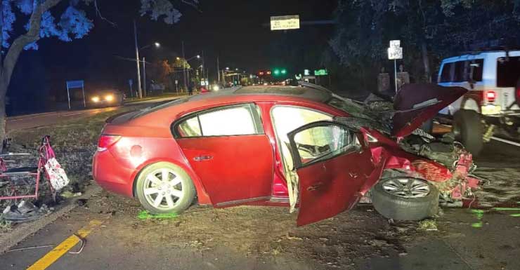 Dos personas son trasladadas al hospital tras accidente en Highway 98
