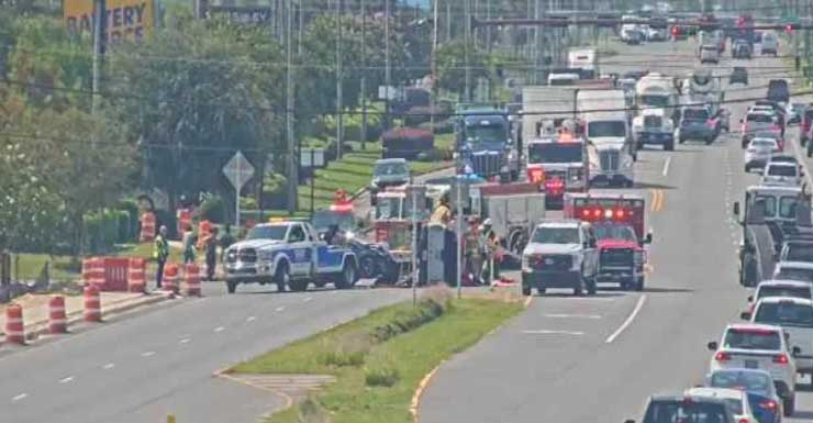 Highway 77 reabierta después de accidente con vuelco