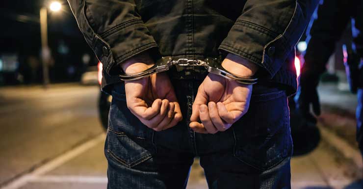 Hombre arrestado después de que una pelea terminara mortalmente en Seminole Heights policía