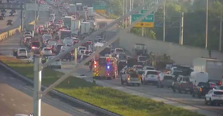 I-95 en dirección norte reabre parcialmente cerca de Linton Blvd. después de accidente con materiales peligrosos