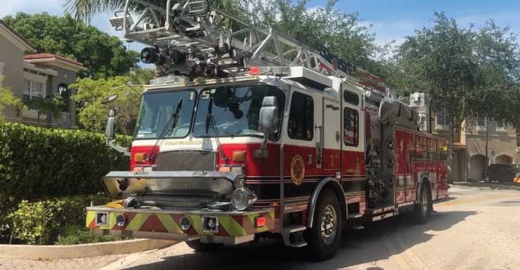 Motociclista y conductor de e-bike hospitalizados tras accidentes separados en Palm Beach County