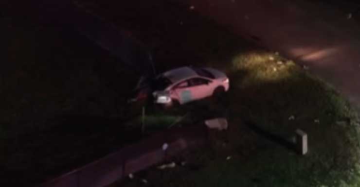 SUV del Sheriff del Condado de Hendry se vuelca tras accidente en Montura Ave., dejando a una persona herida