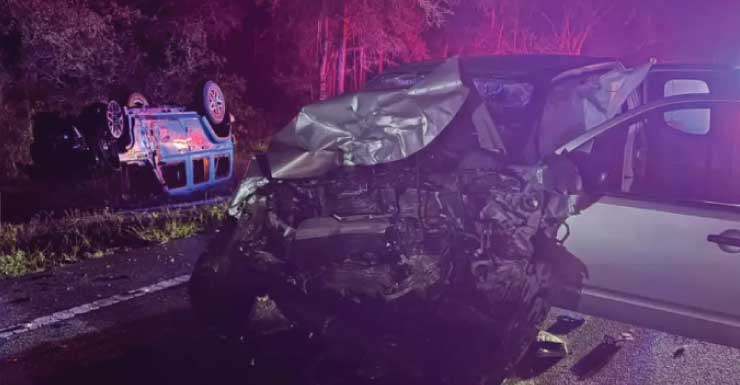 2 personas hospitalizadas después de un aparatoso accidente con volcamiento e incendio en el condado de Hernando, según las autoridades