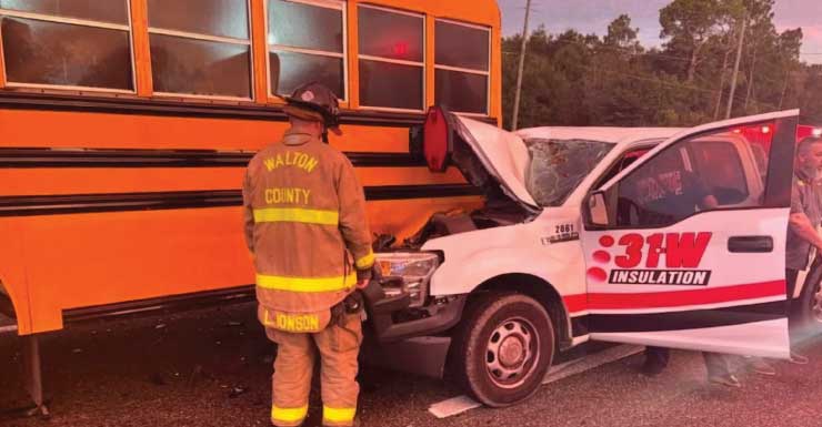 Accidente de autobús escolar a primera hora de la mañana en DeFuniak Springs, WCSO dice que no hubo lesiones graves