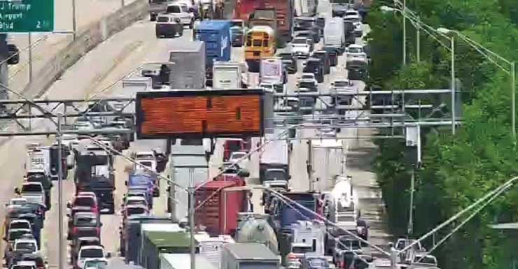 Accidente importante bloquea 3 carriles izquierdos en la I-95 hacia el norte cerca de Forest Hill Boulevard