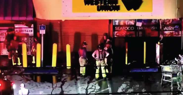 Equipos extinguen incendio eléctrico que se inició afuera de una tienda de comestibles en el noreste de Miami-Dade