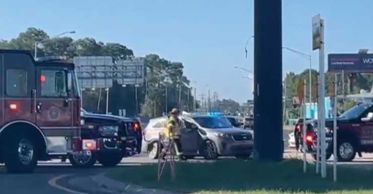 Escena despejada después de un accidente de varios vehículos en Highway 98