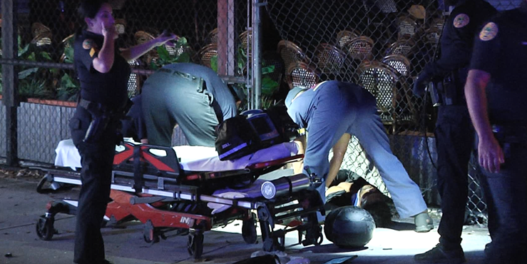 Hombre en scooter se encuentra en estado grave tras ser atropellado en Miami, según bomberos