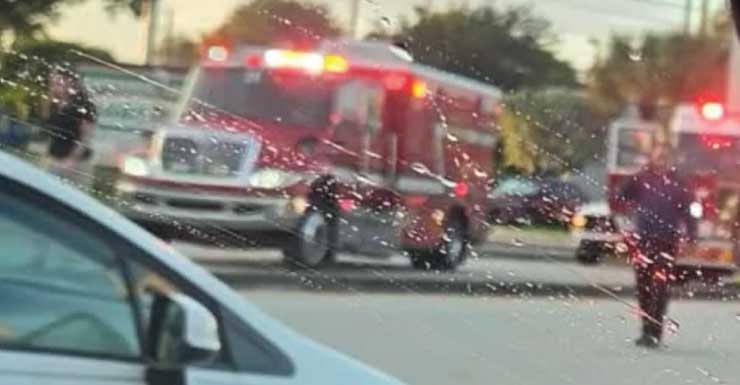 Peatón muere y conductor es hospitalizado después de un accidente en South Military Trail en Palm Springs