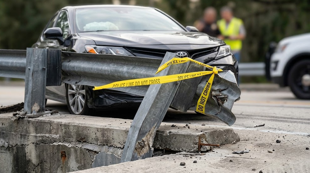 Accidente vehicular en el condado de Bradford daña un puente, según las autoridades