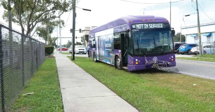 Accidente en Colonial Drive, en Orlando, deja 16 personas heridas