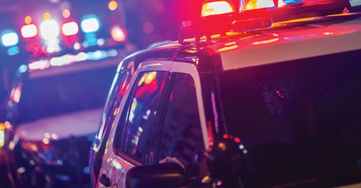 Hombre en el condado de Charlotte es acusado de derribar a un ciclista y amenazarlo de muerte