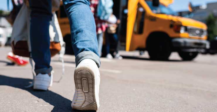 La NTSB investiga un accidente de cuatro vehículos que involucró a un autobús escolar en Winter Haven y causó la muerte de una estudiante de Winter Haven High School y de un conductor