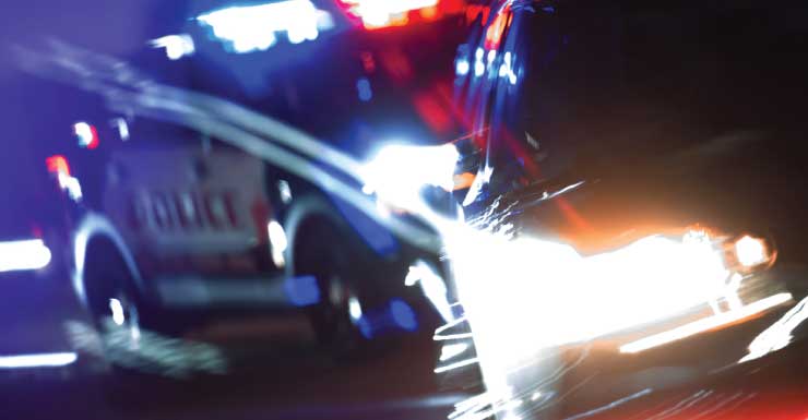 Mujer de 45 años es hospitalizada después de que una camioneta irrumpiera en un Kwik Stop en el noroeste de Miami-Dade