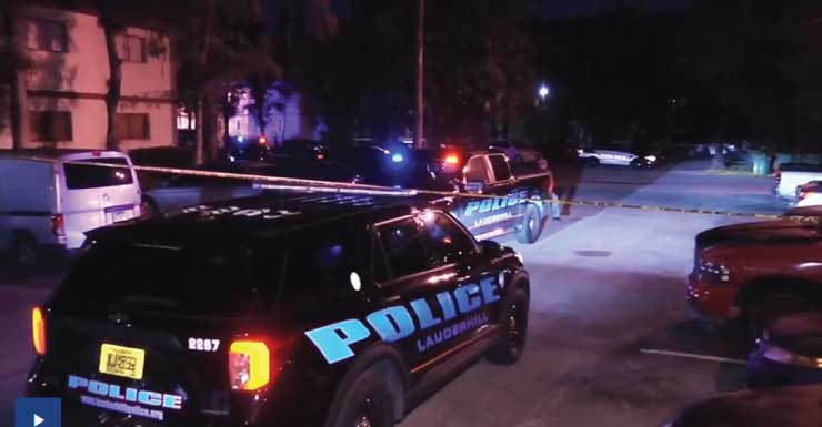 Mujer y hombre mueren por disparos en el estacionamiento de un complejo residencial en Lauderhill, según un familiar