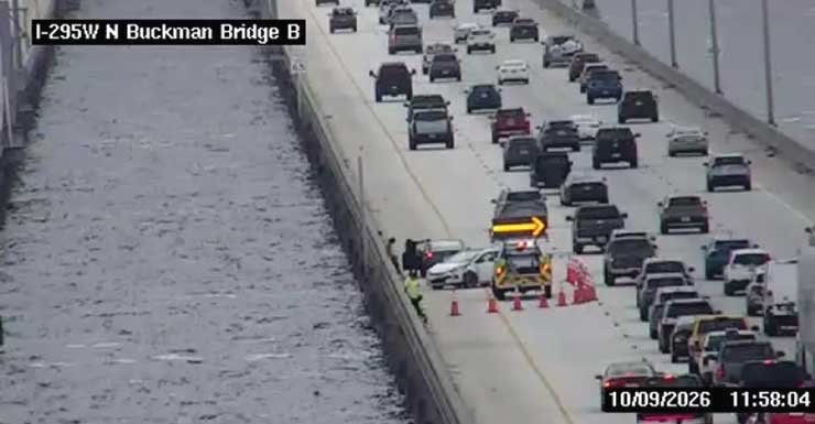 Se reabren los carriles tras un accidente en el extremo oeste del puente Buckman